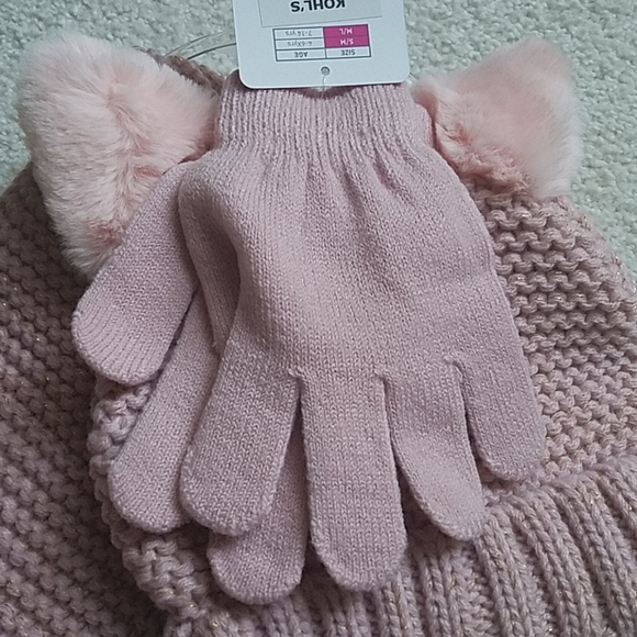 Girls hat, glove, and scarf set - Picture 4 of 7